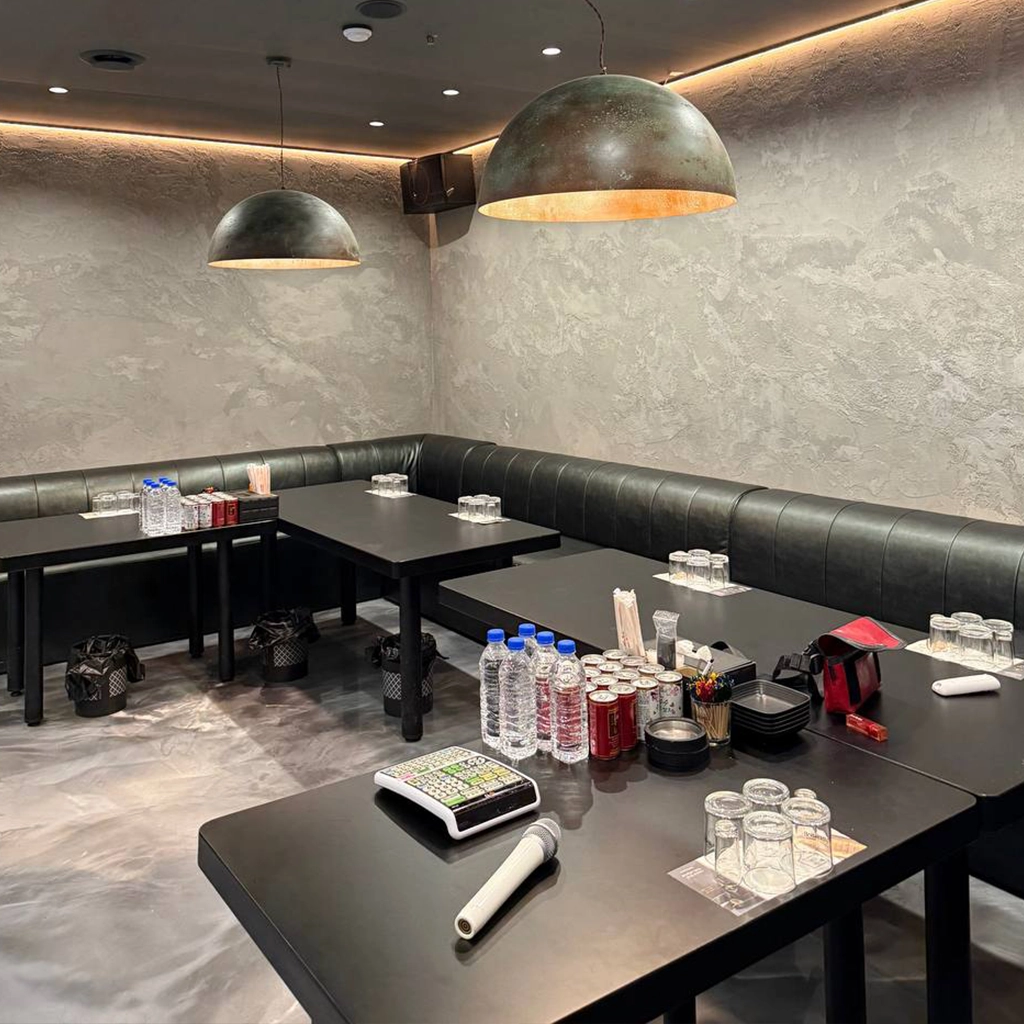 A1 Lounge — 메인 공간